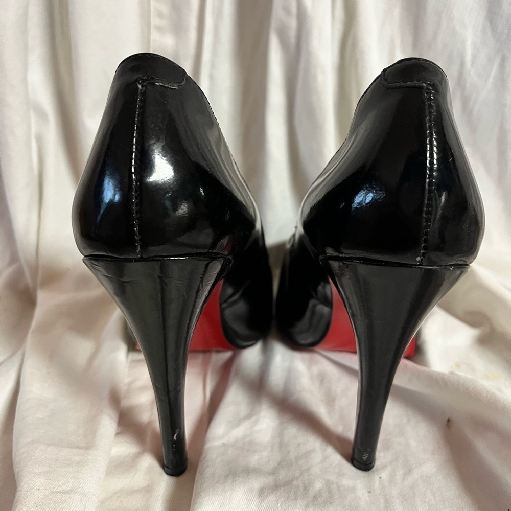 Christian Louboutin Black Patent
Rolando Pumps size 39 - Picture 4 of 10
